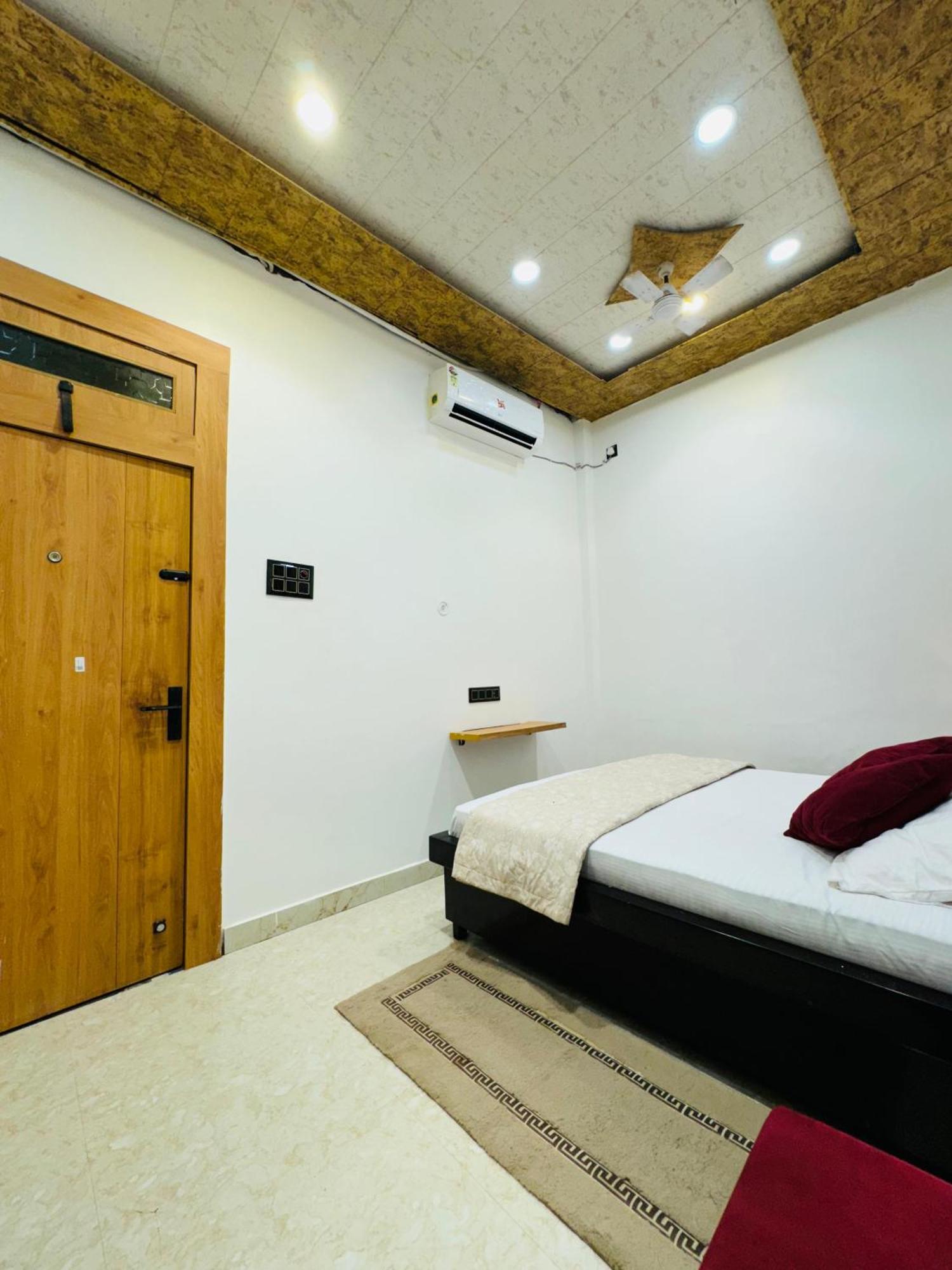 Aura Homestay Varanasi Eksteriør billede